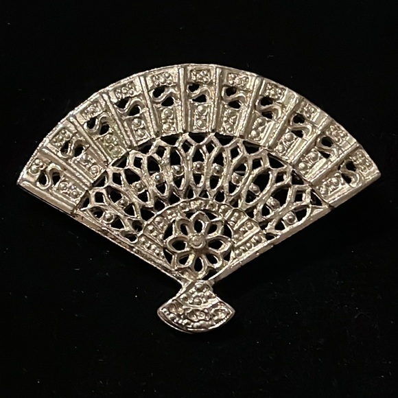Silver Embedded Design Brooch - Picture 9 of 16